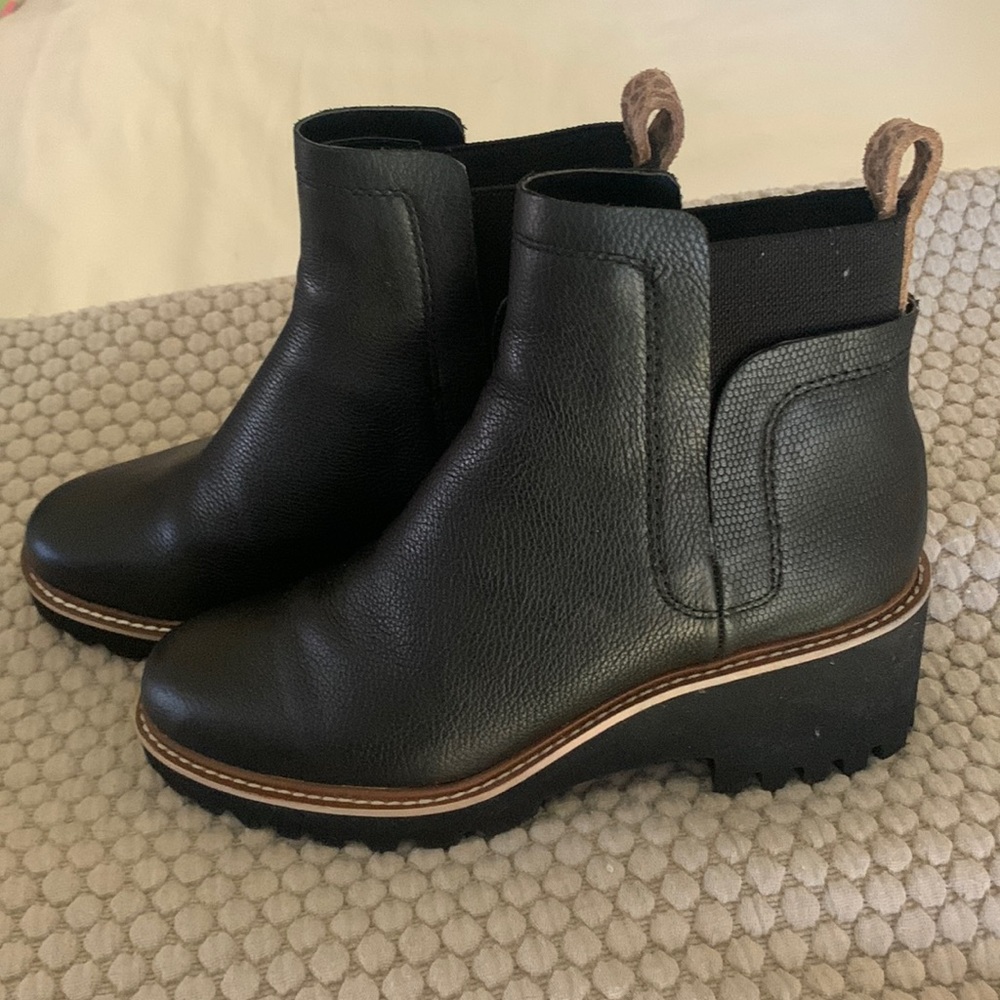 Dolce vita Chelsea booties